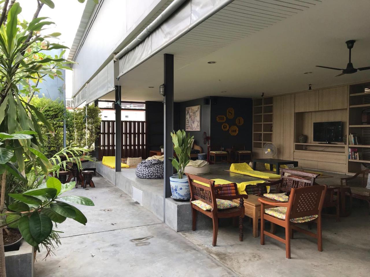 S1Hostel Bangkok Exterior photo